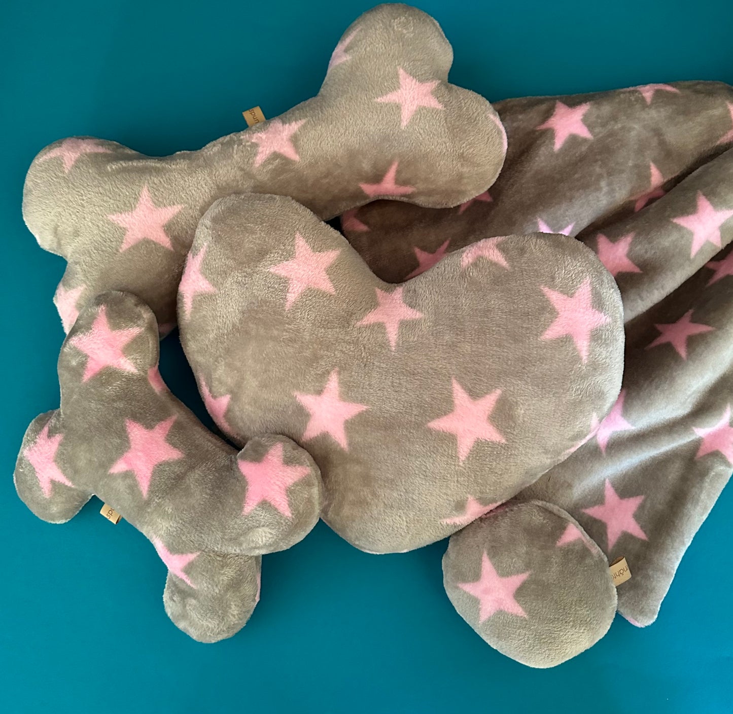 Fertig für dich: Kuschelkollektion rosa Sterne auf grau - sofort verfügbar!
