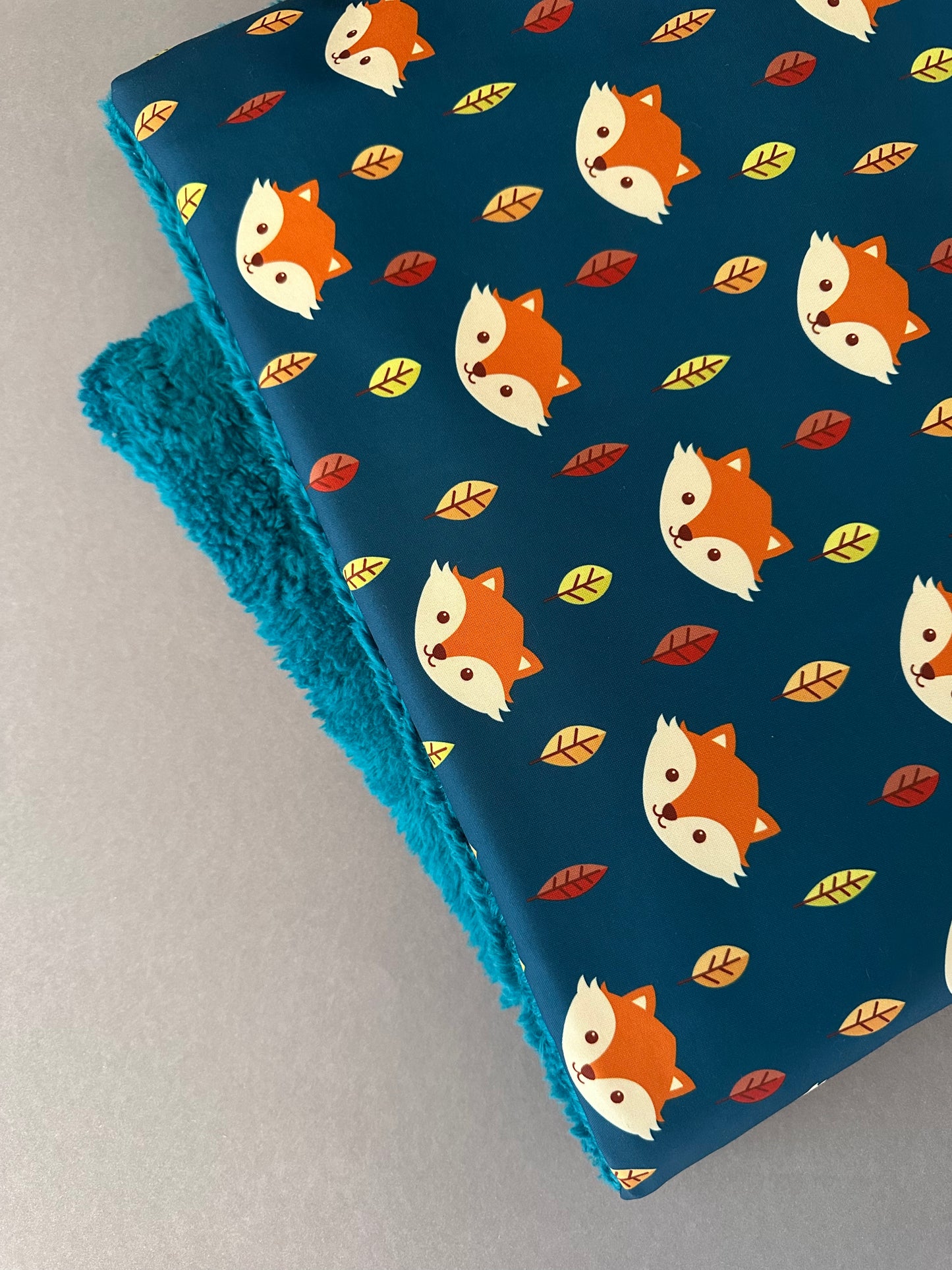 Sale: Softshelldecken 50 x 70 cm (2cm dicke Einlage, mit Teddyplüsch)