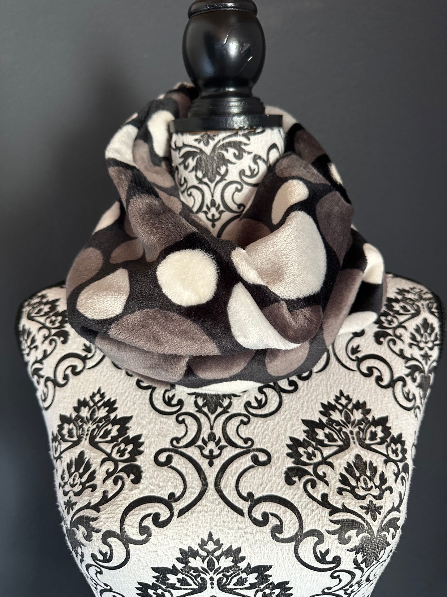 Sofortkauf | Halssocke Punkte schwarz