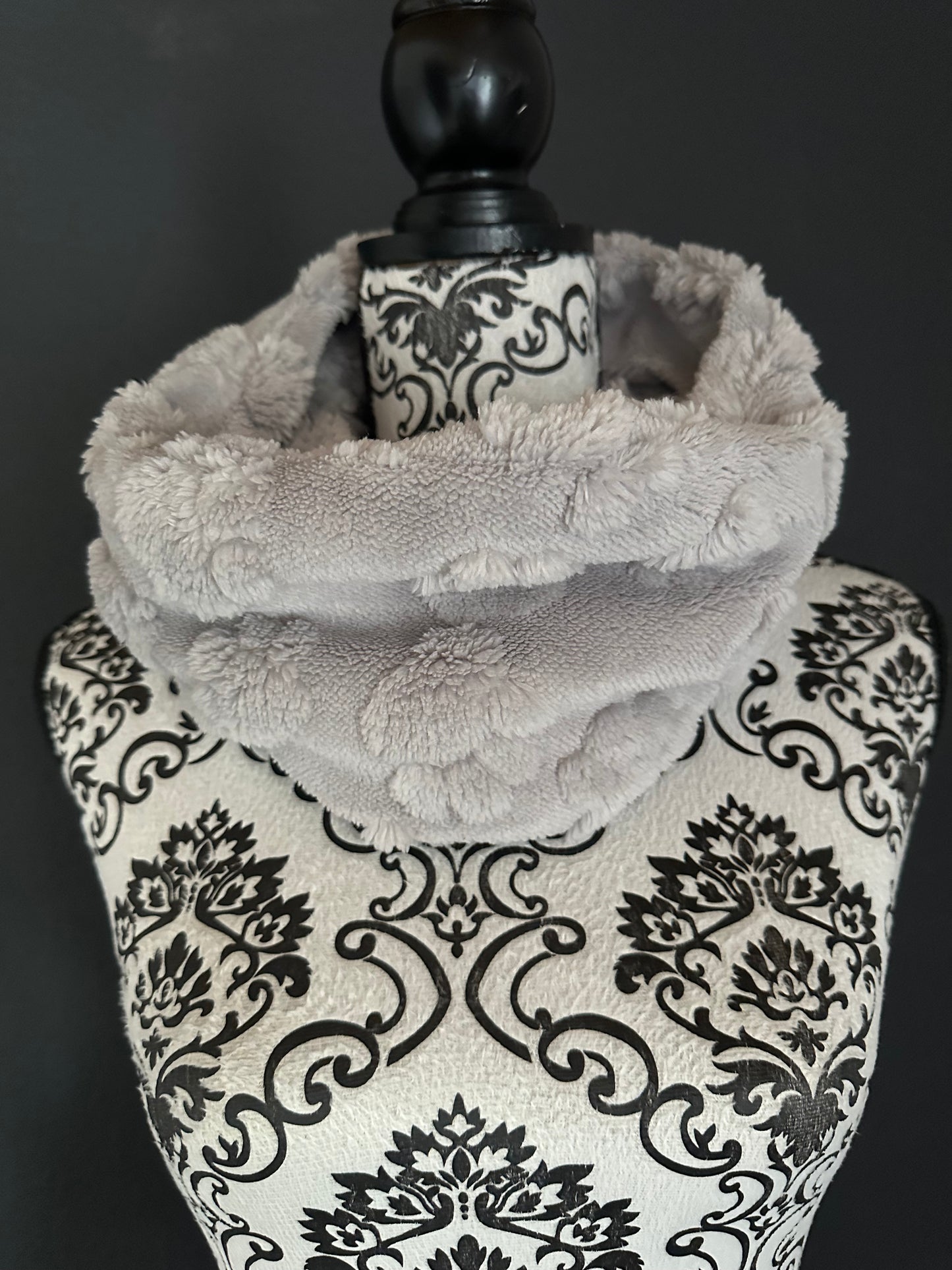 Sofortkauf | Halssocke kleine Pfoten grau