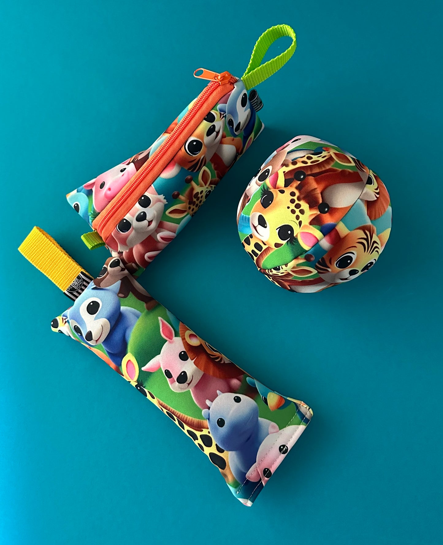 Geschenkebox Tiere (großer Trainings- und Futterdummy + mittelgroßer Ball)