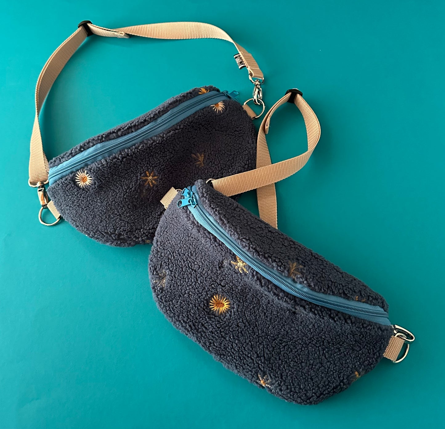 Geschenkebox Teddyplüsch Bauchtasche (2 mal verfügbar)