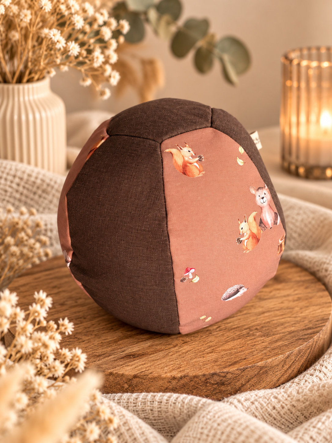 großer Ball aus Softshell Bärchen braun