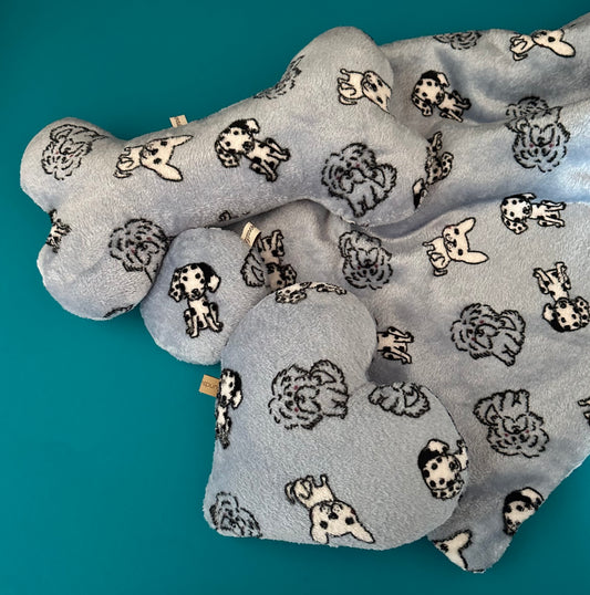 Fertig für dich: Kuschelkollektion Hunde hellblau - sofort verfügbar!