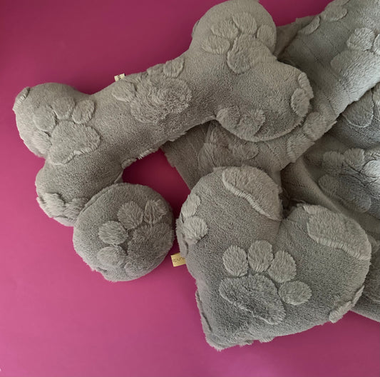 Fertig für dich: Kuschelkollektion Pfotenliebe grau - sofort verfügbar!