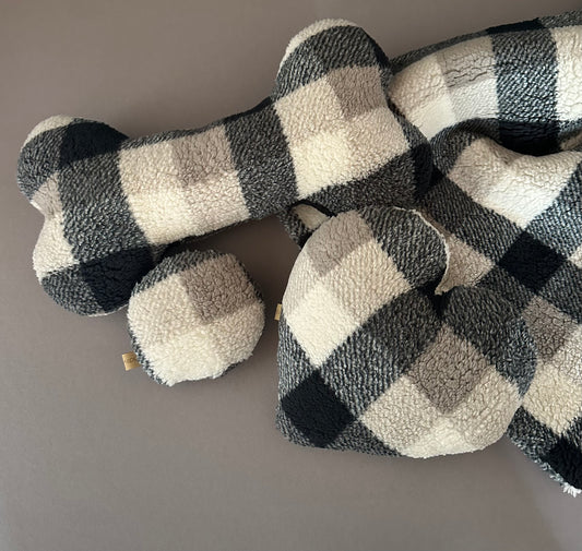 Fertig für dich: Kuschelkollektion schwarz / beige kariert - sofort verfügbar!
