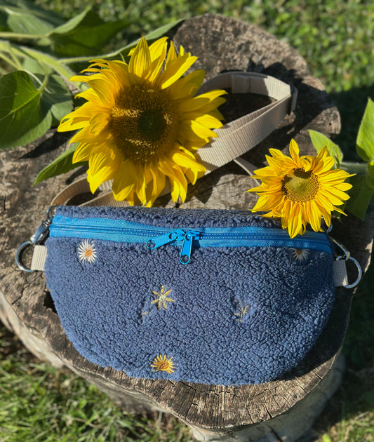 Sofortkauf | Bauchtasche Teddyplüsch Blumen blau