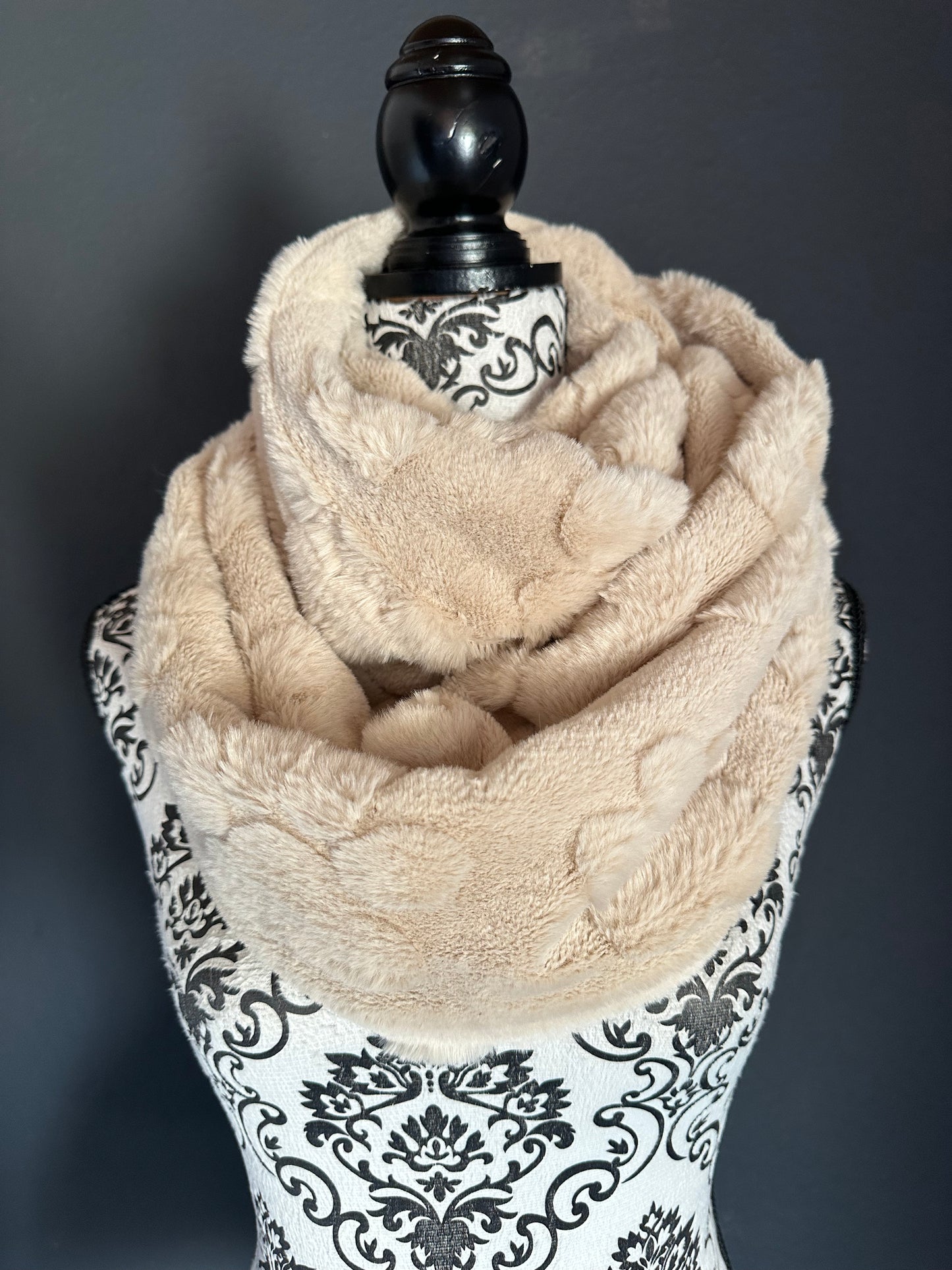 Sofortkauf | Loopschal Pfotenliebe beige