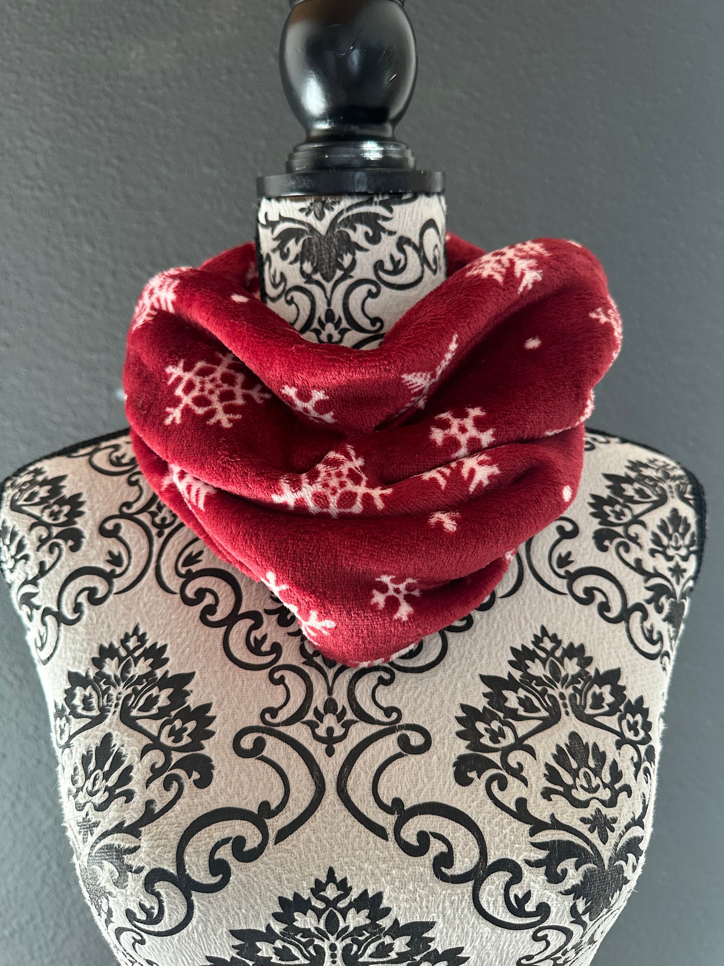 Sofortkauf | Halssocke Schneeflocke bordeaux