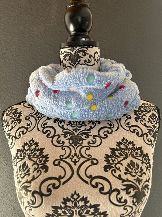 Sofortkauf | Halssocke bunte Punkte auf hellblau