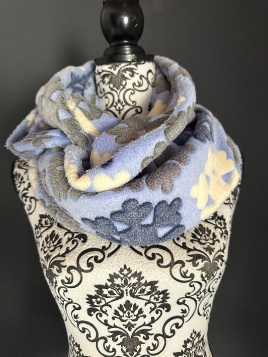 Sofortkauf | Loopschal Schneeflocken blau