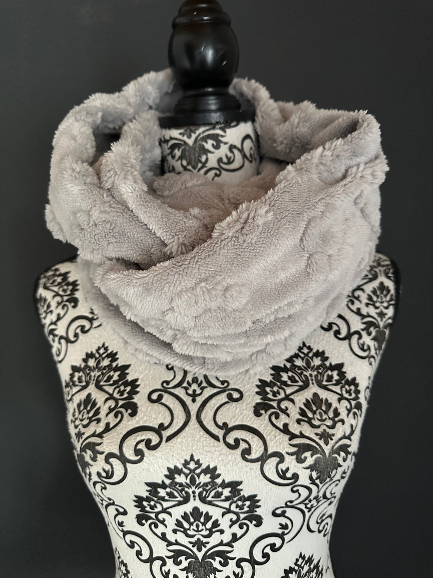 Sofortkauf | Loopschal kleine Pfoten grau