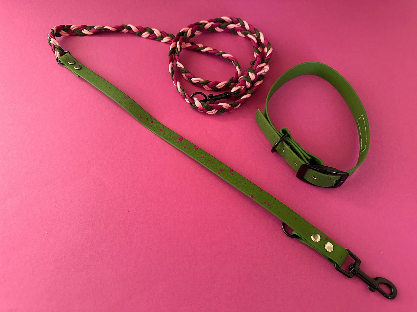 Geschenkebox Paracord trifft Biothane grün (2m Leine + Halsband von 47 - 57 cm verstellbar)
