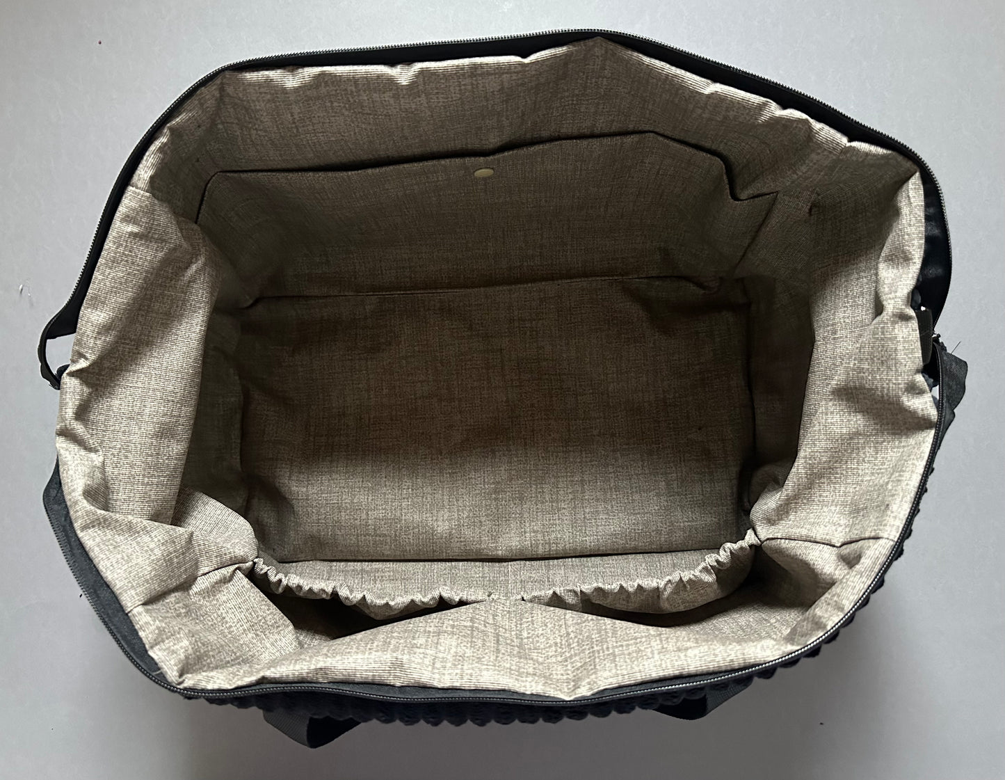 Sofortkauf | kleine Reisetasche Teddyplüsch Leo mit Samtcord schwarz