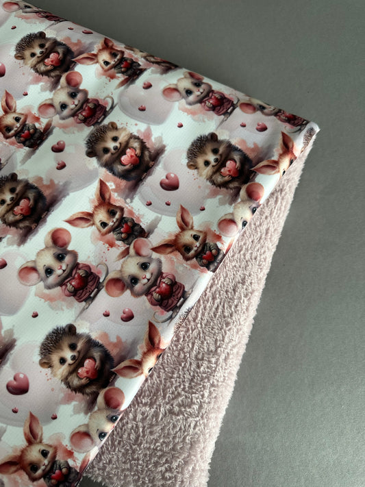 Outlet: Softshelldecke Igel & Maus 50 x 70 cm (mit Teddy rosa)
