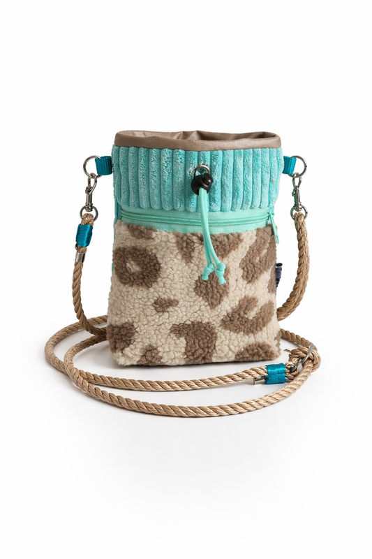 Sofortkauf | Futterbeutel zum Umhängen Teddy Leo beige mit mint