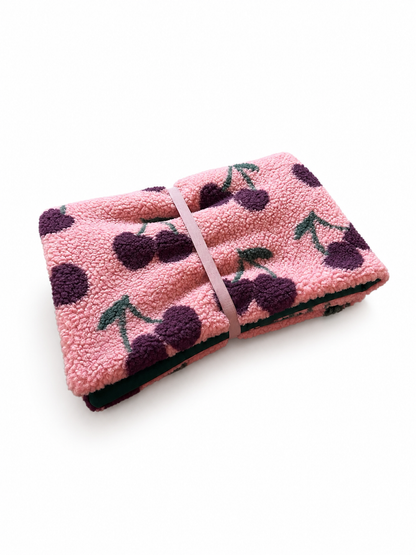 Sofortkauf | Lieblingsplatz to go Teddy Kirschen rosa