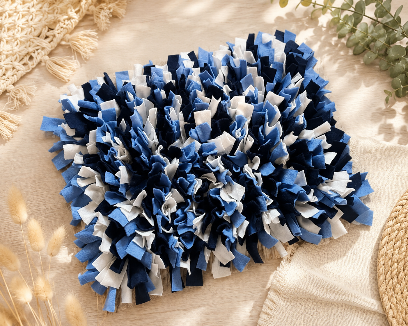 Sofortkauf | Schnüffelteppich weiß / dunkelblau / blau