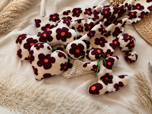 Kuschelkollektion Teddystoff Blumen Beere