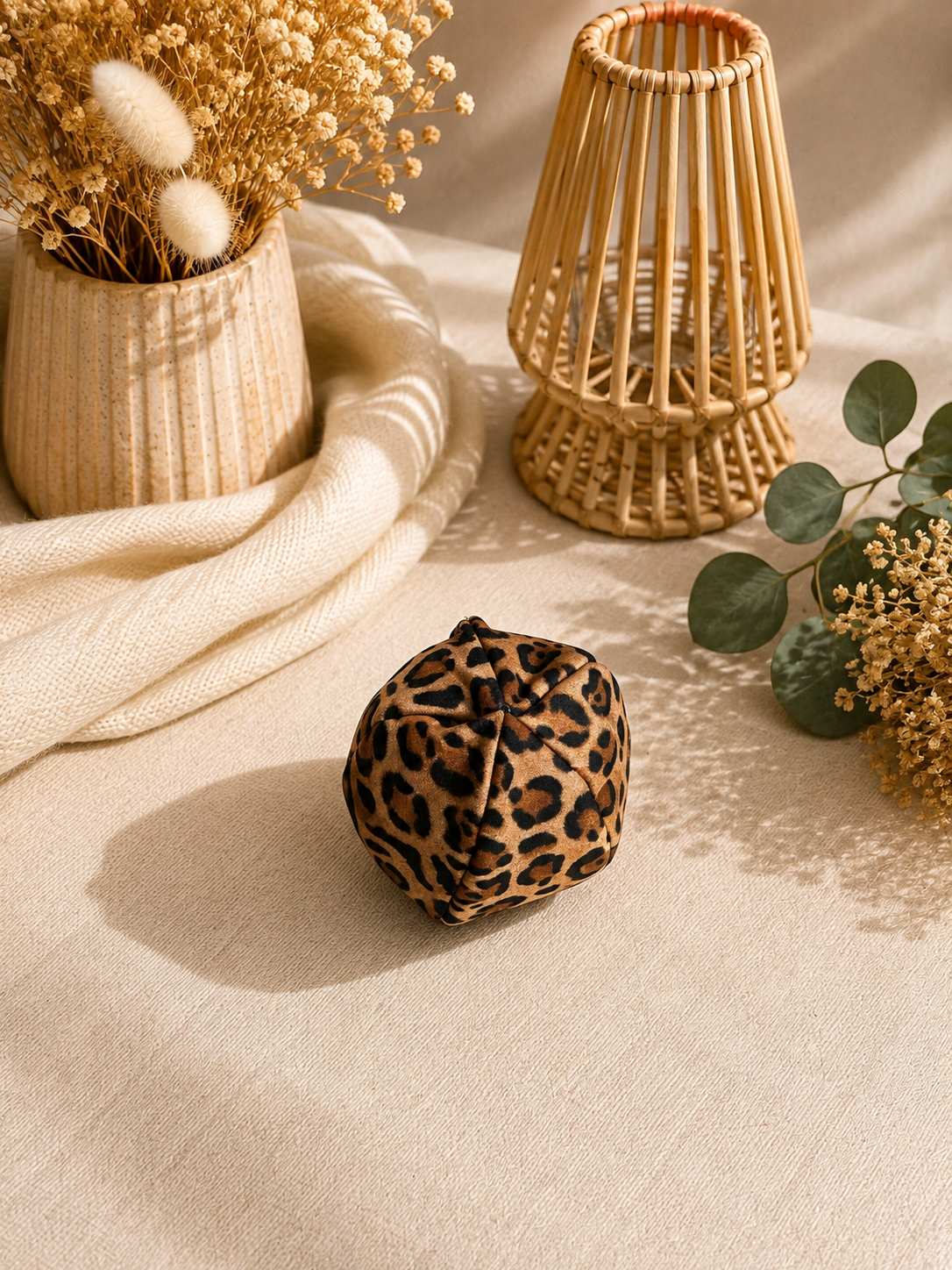 kleiner Ball aus Softshell Leo
