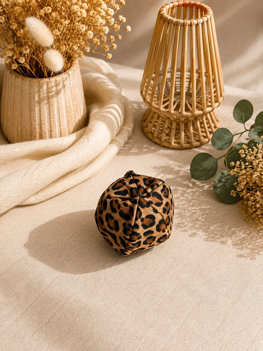 kleiner Ball aus Softshell Leo