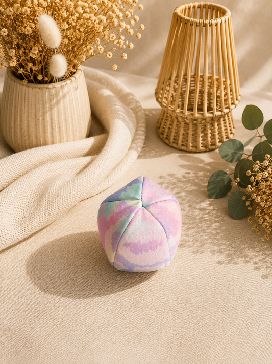 kleiner Ball aus Softshell Leo pastell