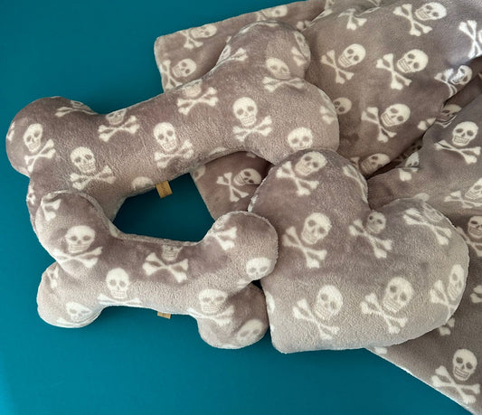 Fertig für dich: Kuschelkollektion Totenköpfe grau - sofort verfügbar!